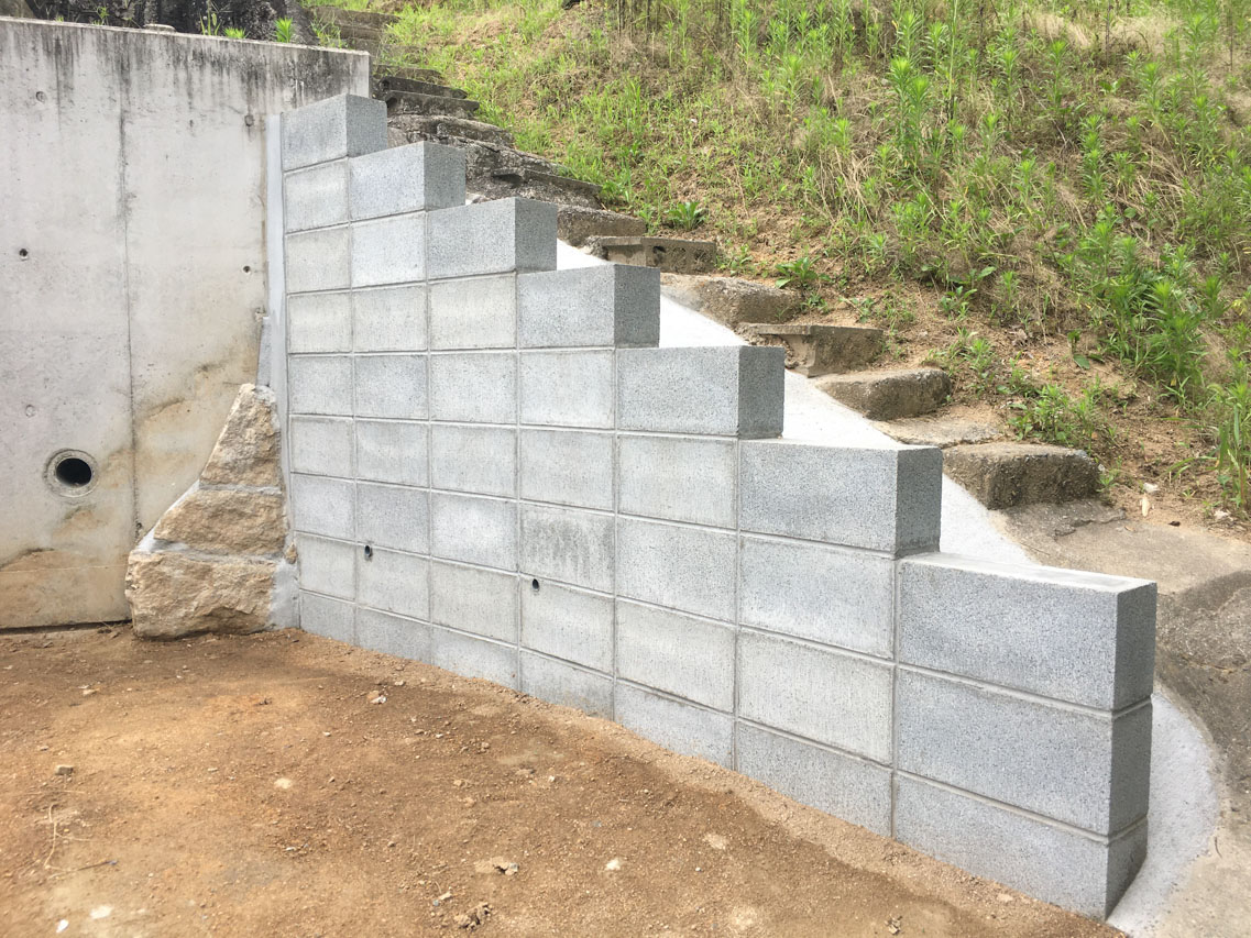 丘の階段 拡張改修作業