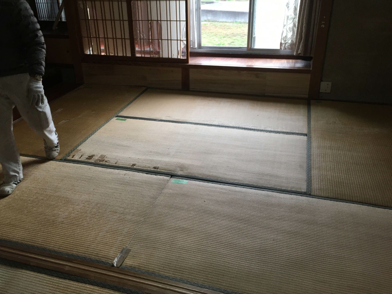 床板と畳の張替え作業