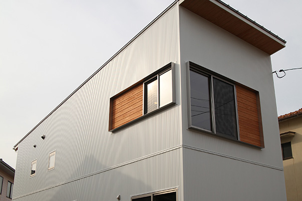 木をふんだんに使った Small Home