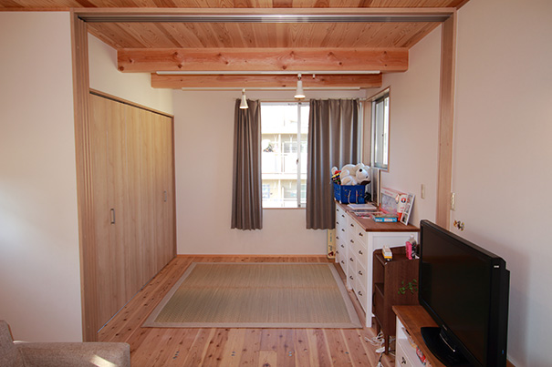 木をふんだんに使った Small Home