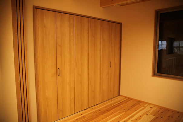 木をふんだんに使った Small Home