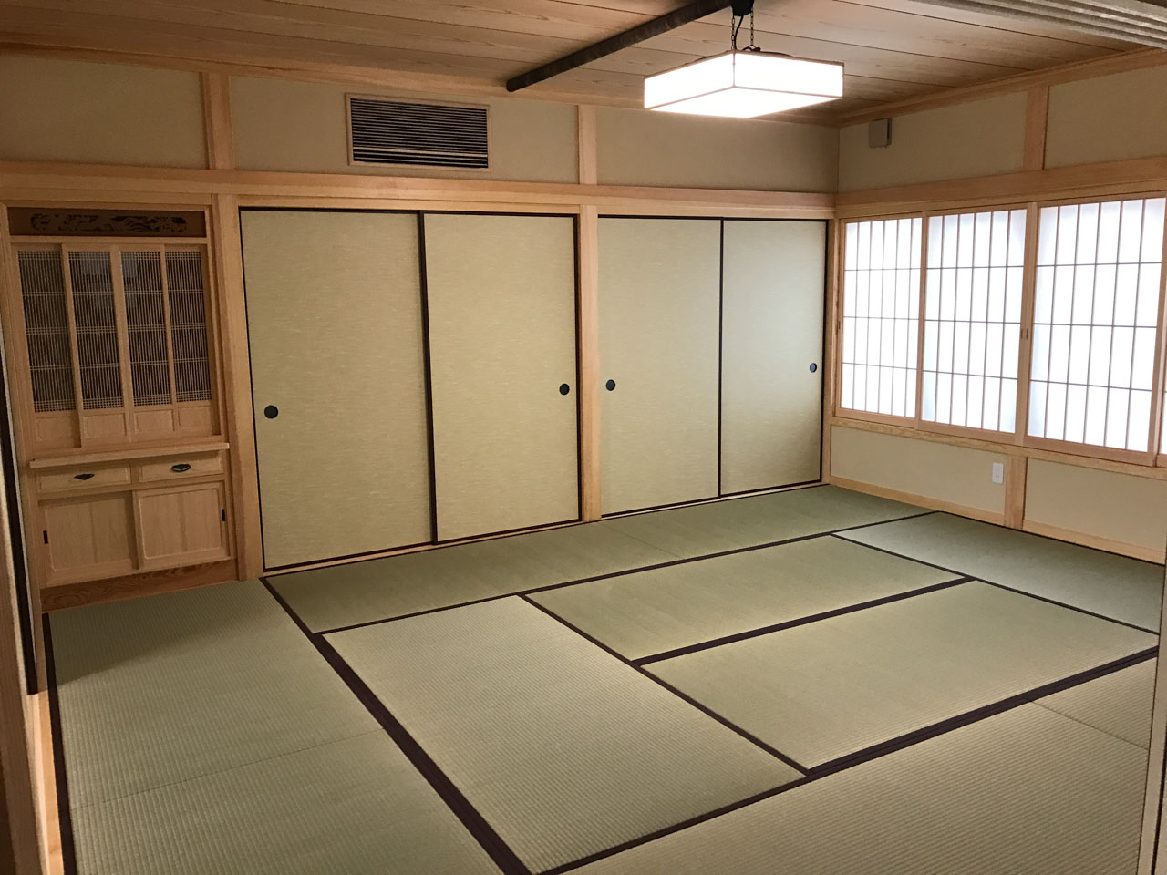 木材を使用した外観の門が印象的な和風マイホーム